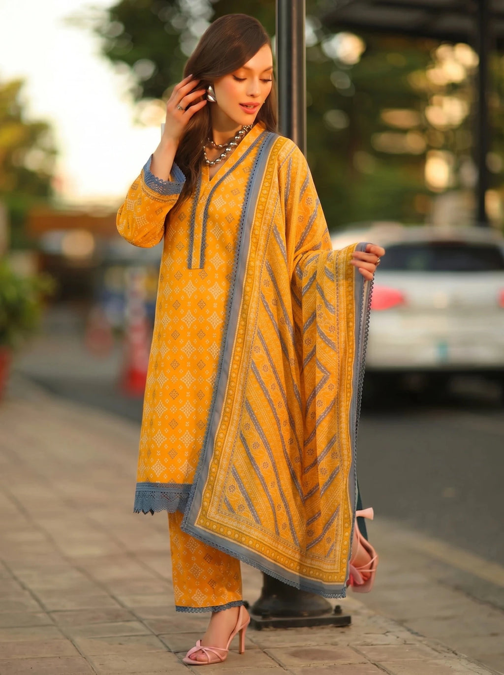 Digital Printed Lawn 3PC Suit - Libaaso