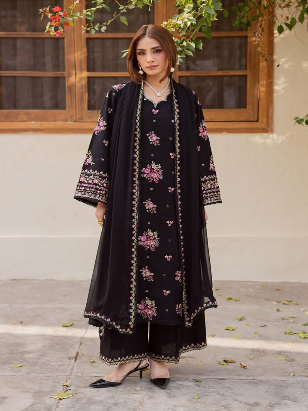 Premium Embroidered Lawn 3PC Suit - Libaaso