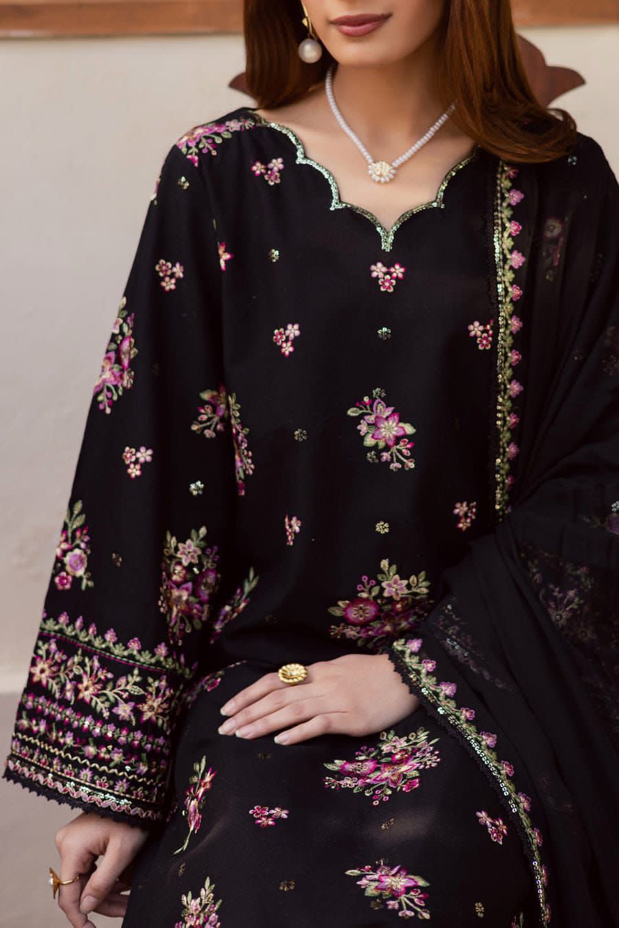 Premium Embroidered Lawn 3PC Suit - Libaaso