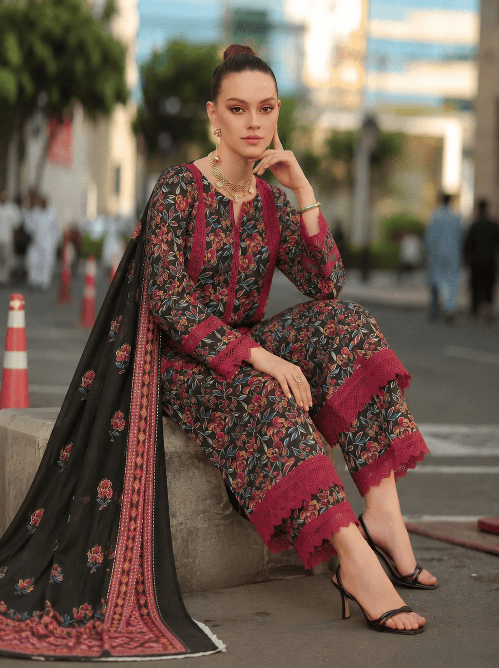 Premium Printed Lawn 3PC Suit - Libaaso